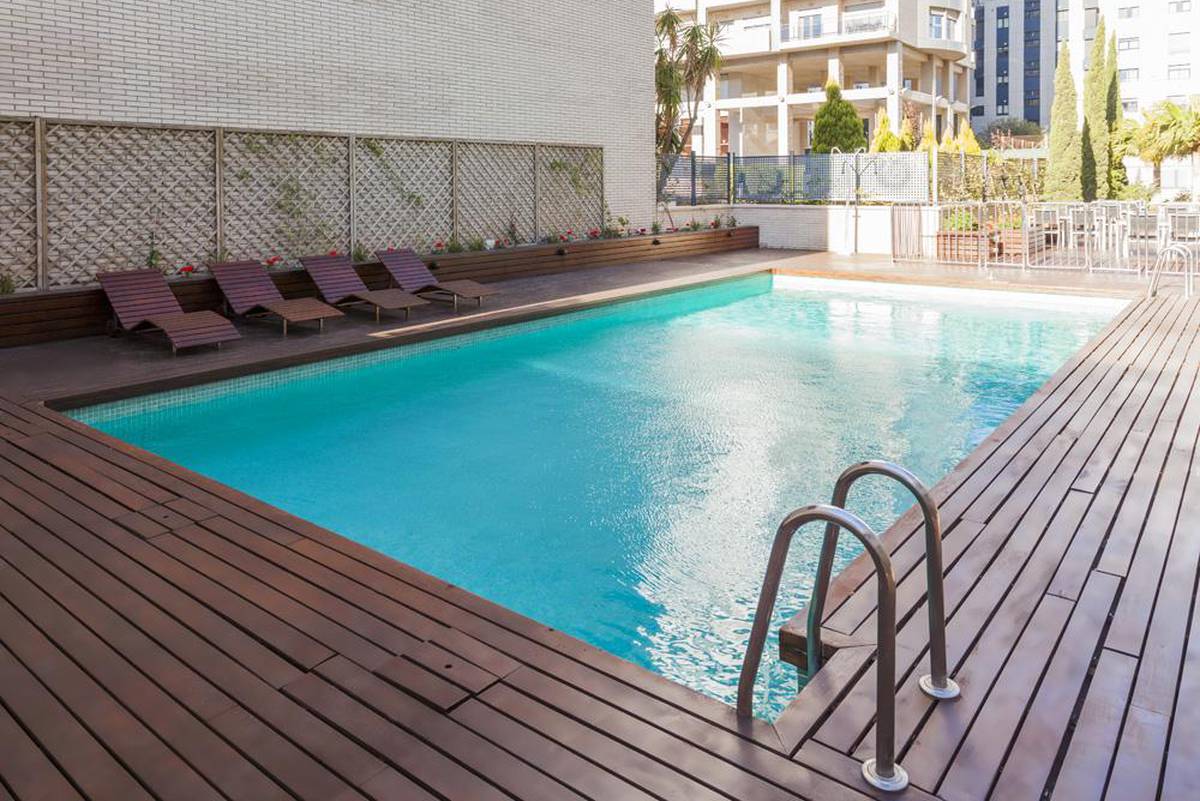 Terrace and swiming pool ilunion valencia 3 Hotel ILUNION Valencia 3